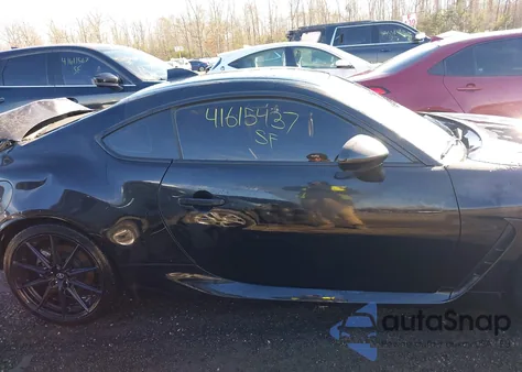 2022 Toyota Gr86 Premium z USA, uszkodzony, nr VIN JF1ZNBE14N9752606